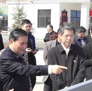 熱烈歡迎河南省副省長武國定、汝陽縣縣委書記潘峰到我廠指導工作